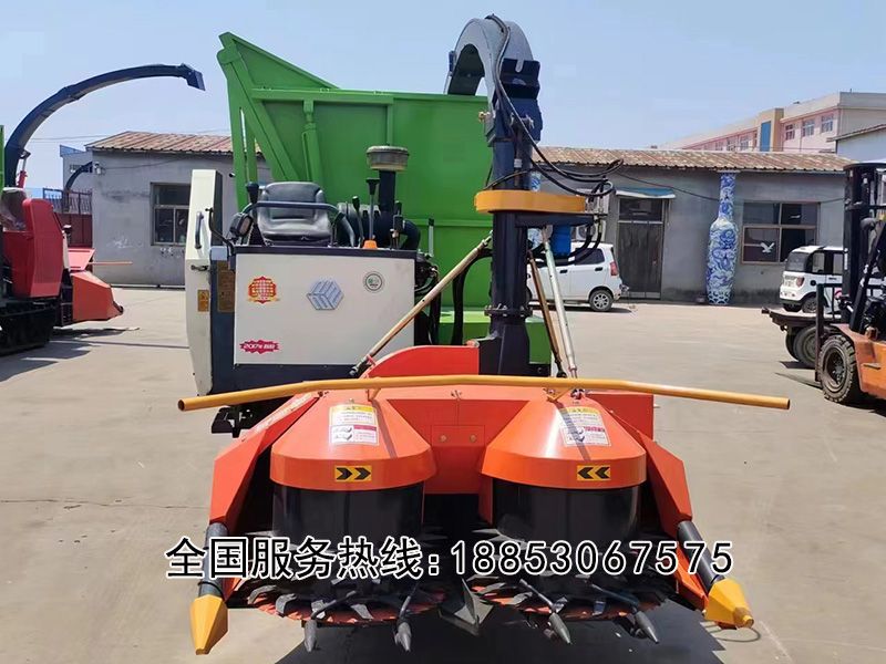履帶自走式青儲機